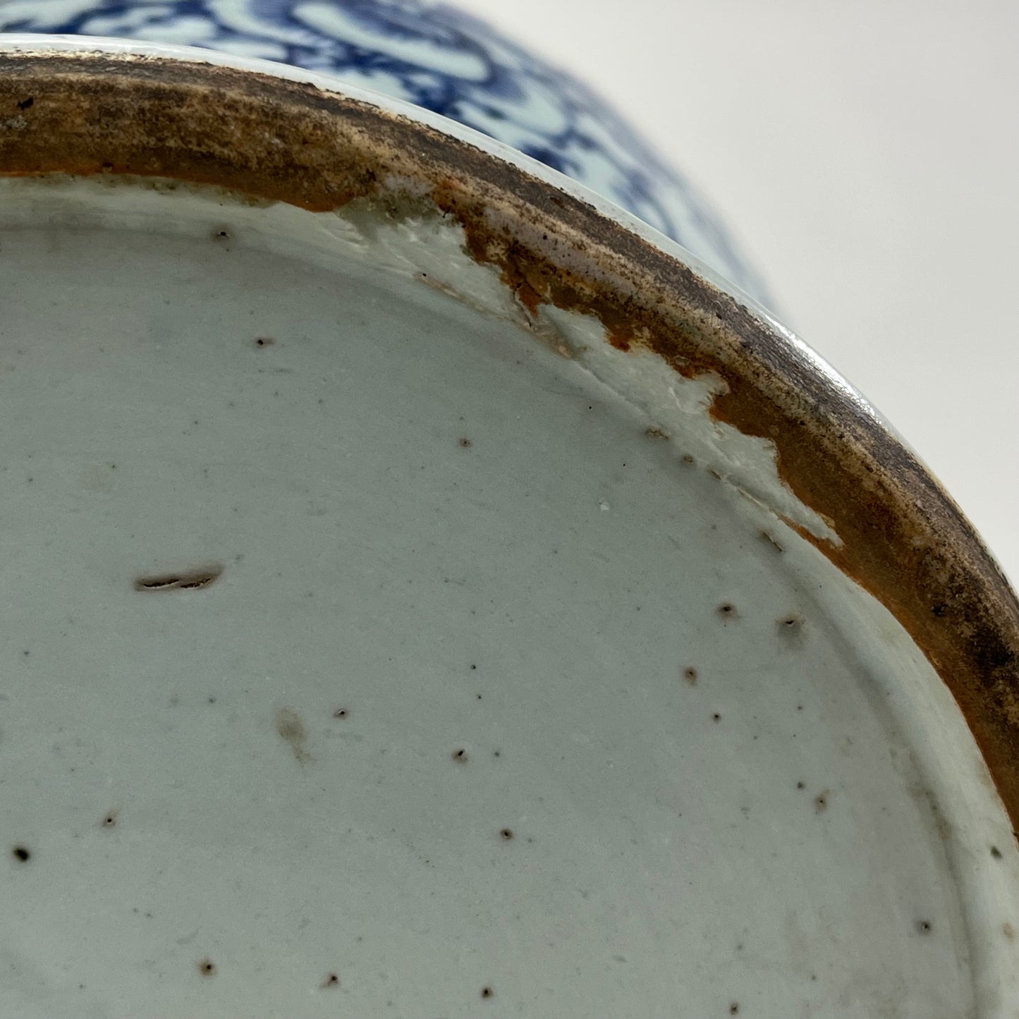 Antique Chinese Qing 19th Century Blue & White Temple Jar w/ Lid Hand Painted 8"