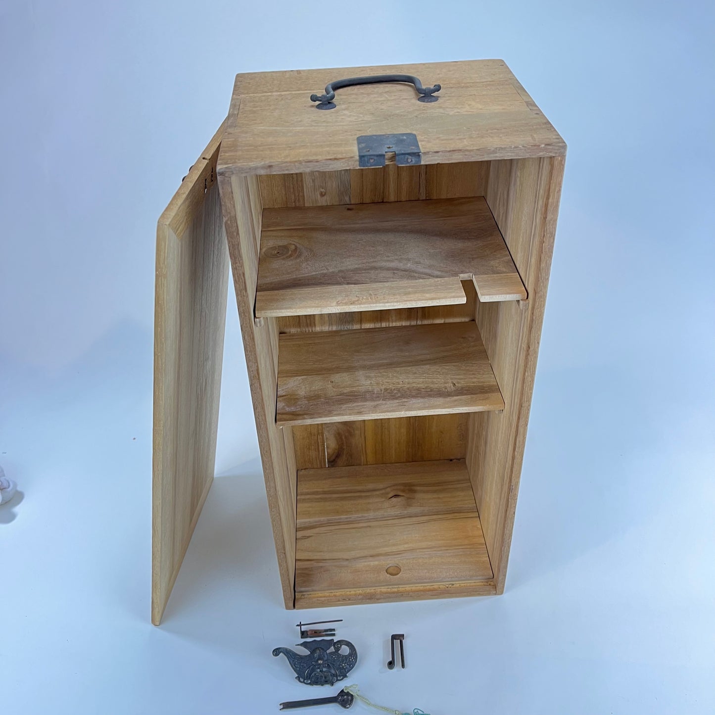 Japanese Chabako Tea Ceramony Travel Kiri Wood Box w/ Bat Lock 17"