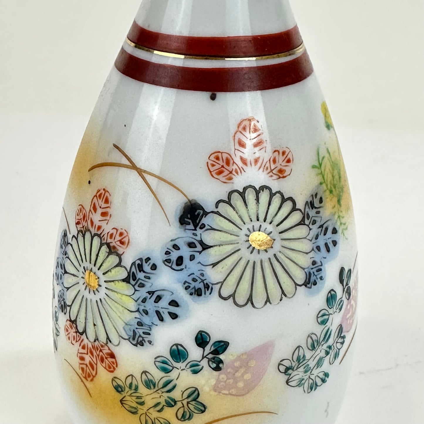 Vintage Japanese Sake Bottle Tokkuri Kutani-ware Floral Motif