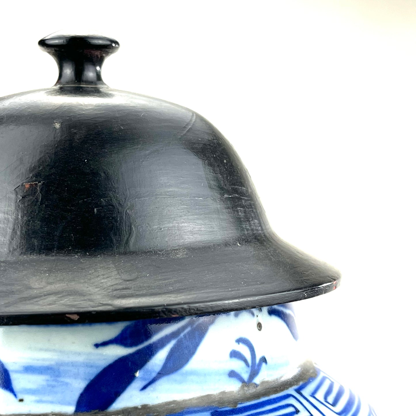 Antique Chinese Qing 19th Century Blue & White Temple Jar w/ Lid Hand Painted 8"