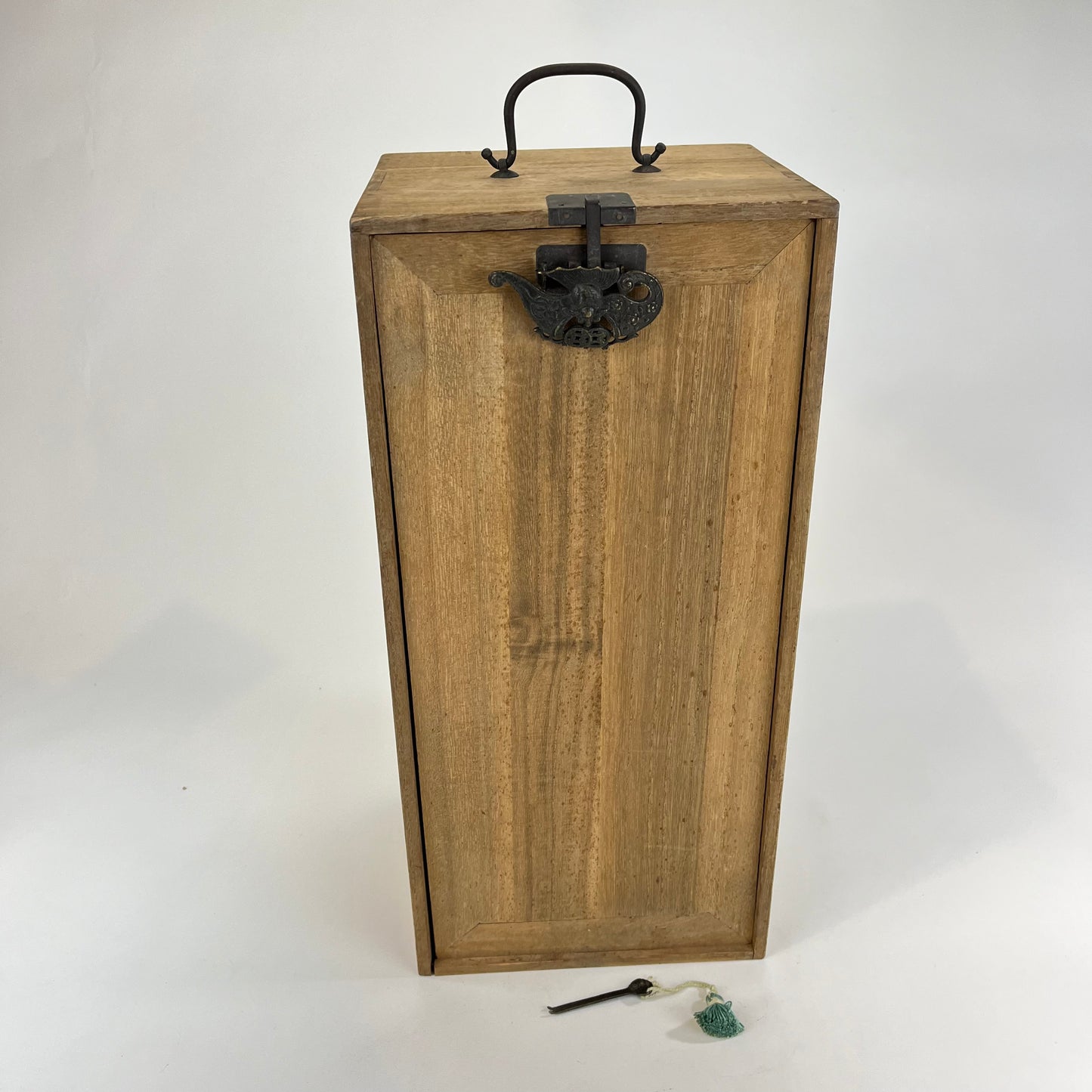 Japanese Chabako Tea Ceramony Travel Kiri Wood Box w/ Bat Lock 17"