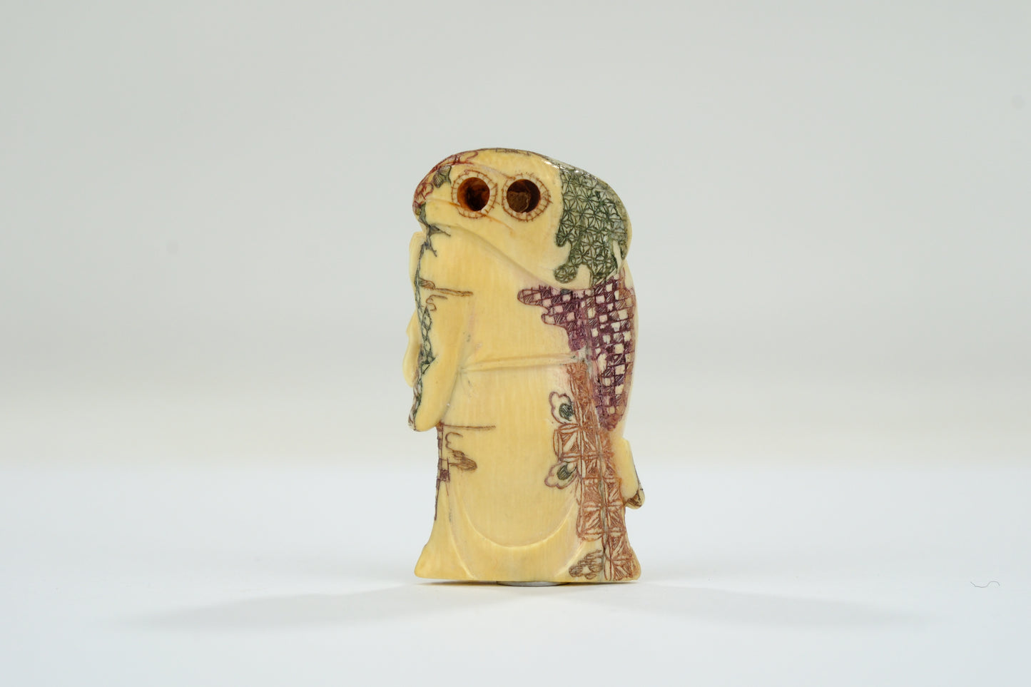 Vintage Chinese Figurine / Netsuke Hand Carved Oxbone ~2”H