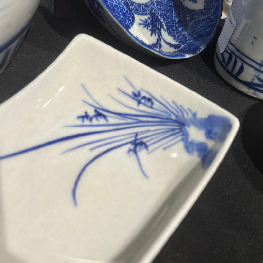 Vintage Japanese Ceramic Imari Dish Kashizara Blue & White 5.5”