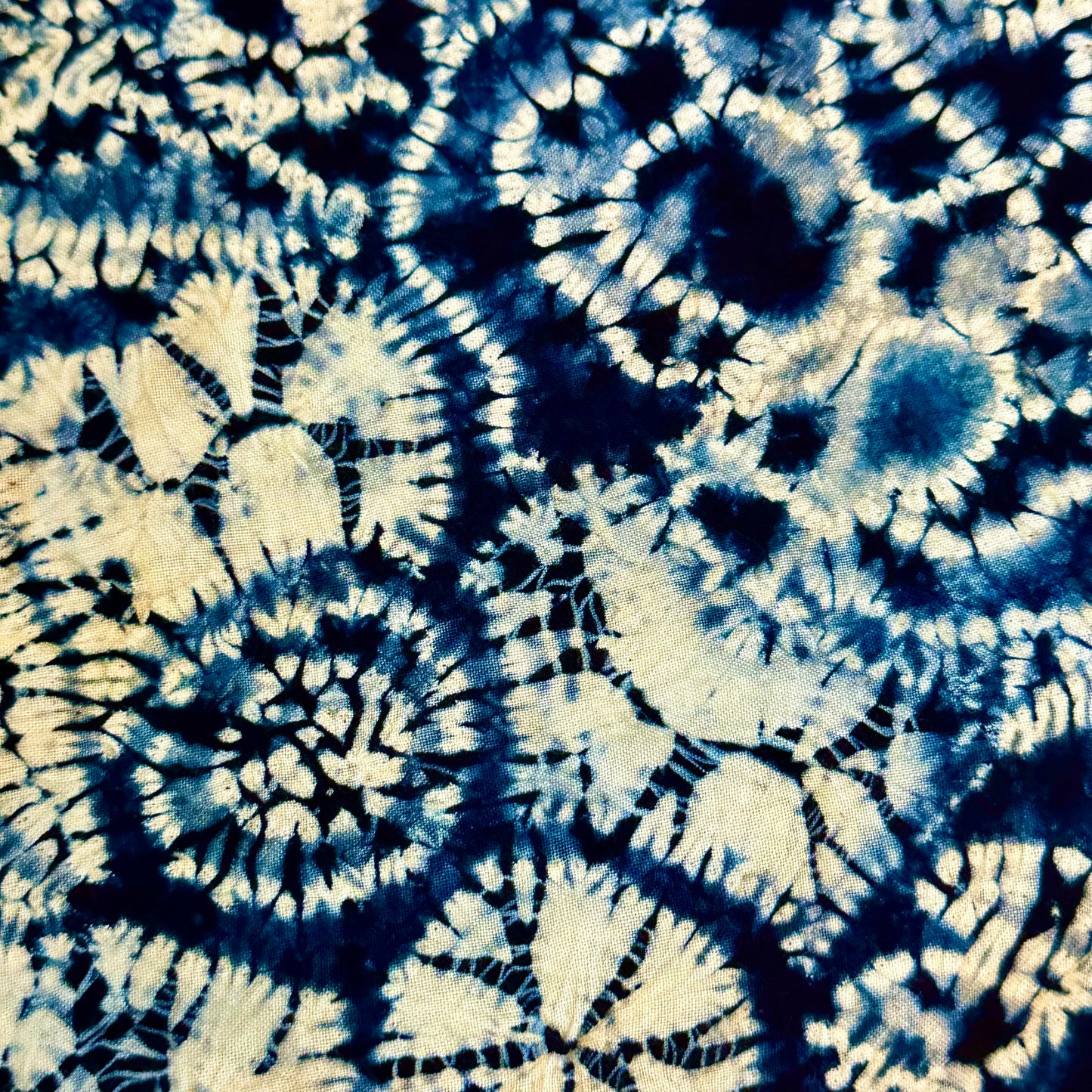 Vintage Japanese Arimatsu Shibori Indigo Blue 7’ x 7’