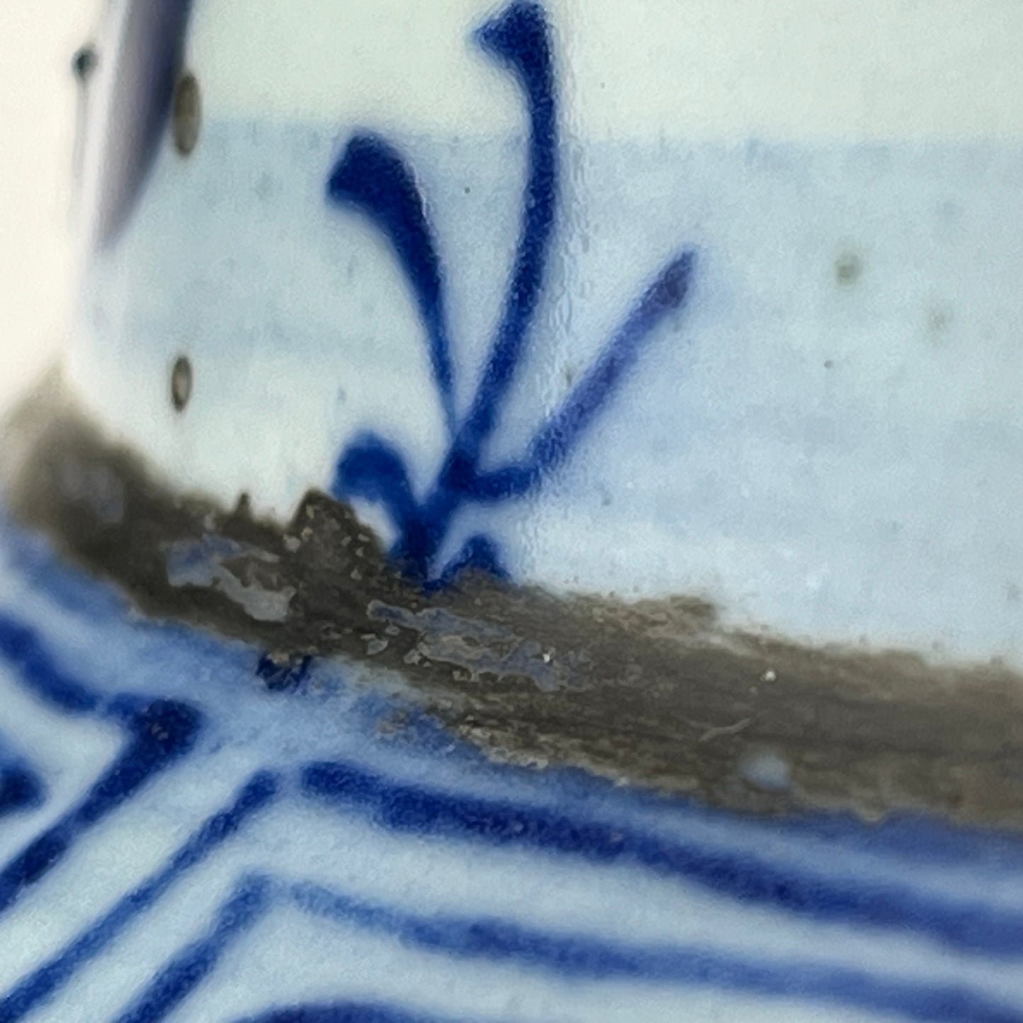 Antique Chinese Qing 19th Century Blue & White Temple Jar w/ Lid Hand Painted 8"