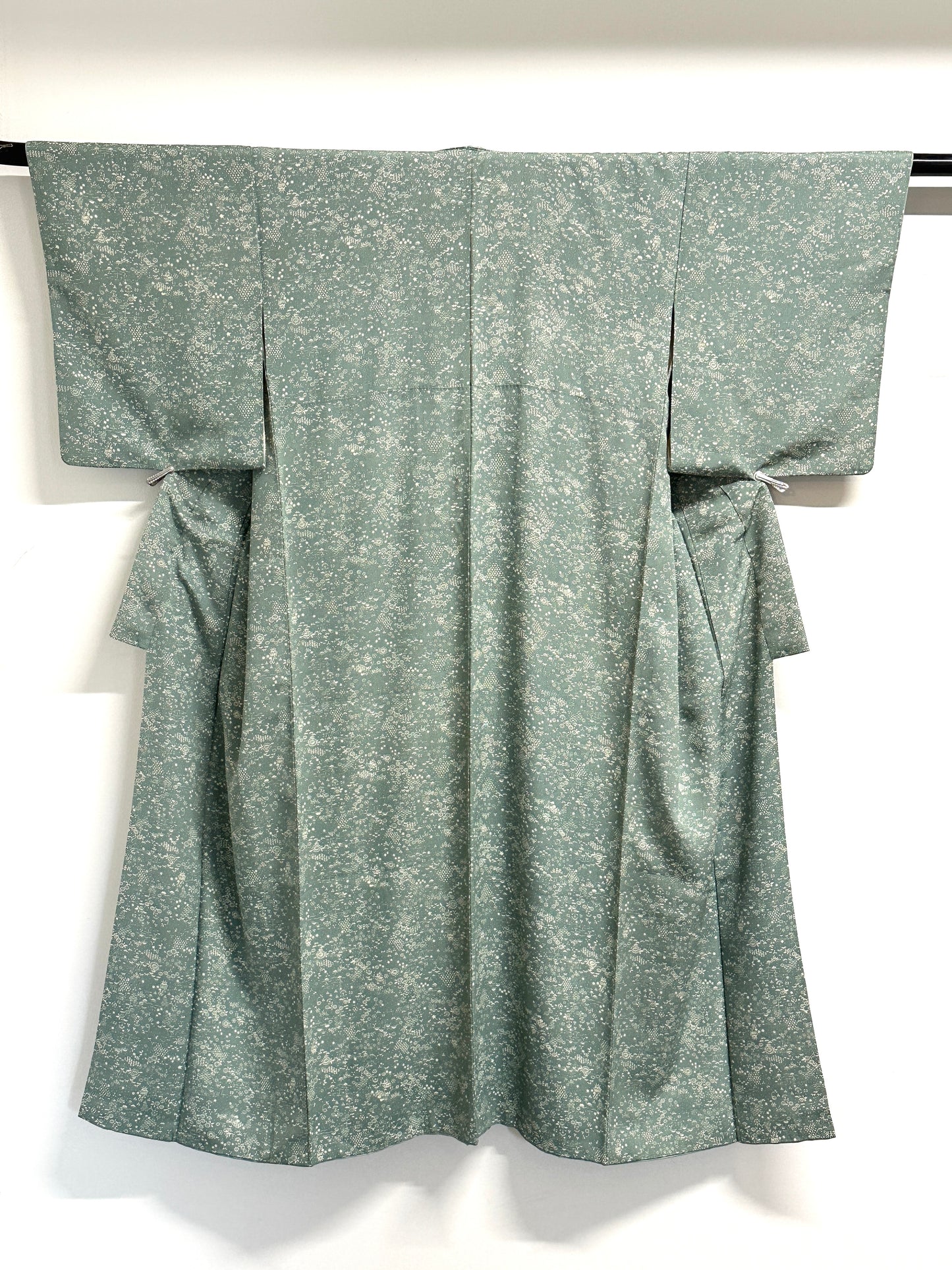 Vintage Japanese Silk Kimono Scattered White Botanical Chirashi Celadon Showa