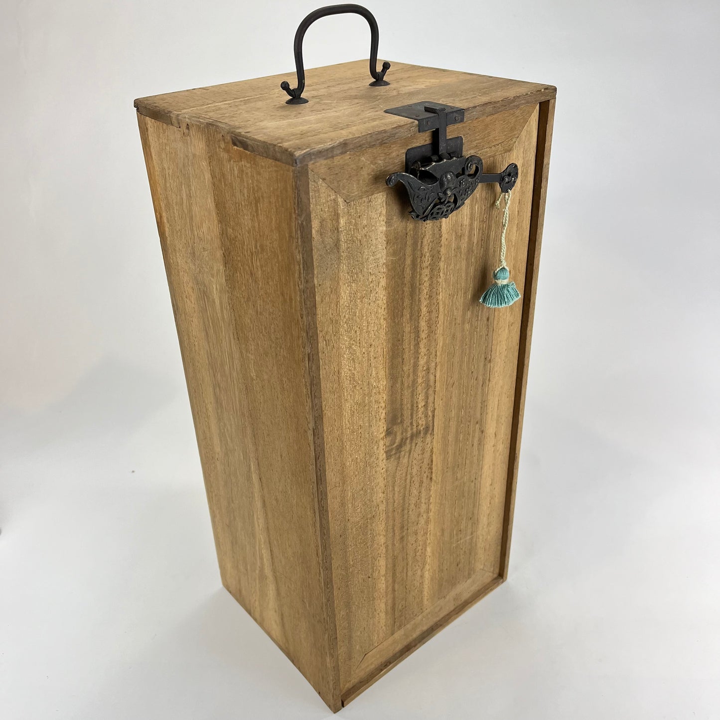 Japanese Chabako Tea Ceramony Travel Kiri Wood Box w/ Bat Lock 17"