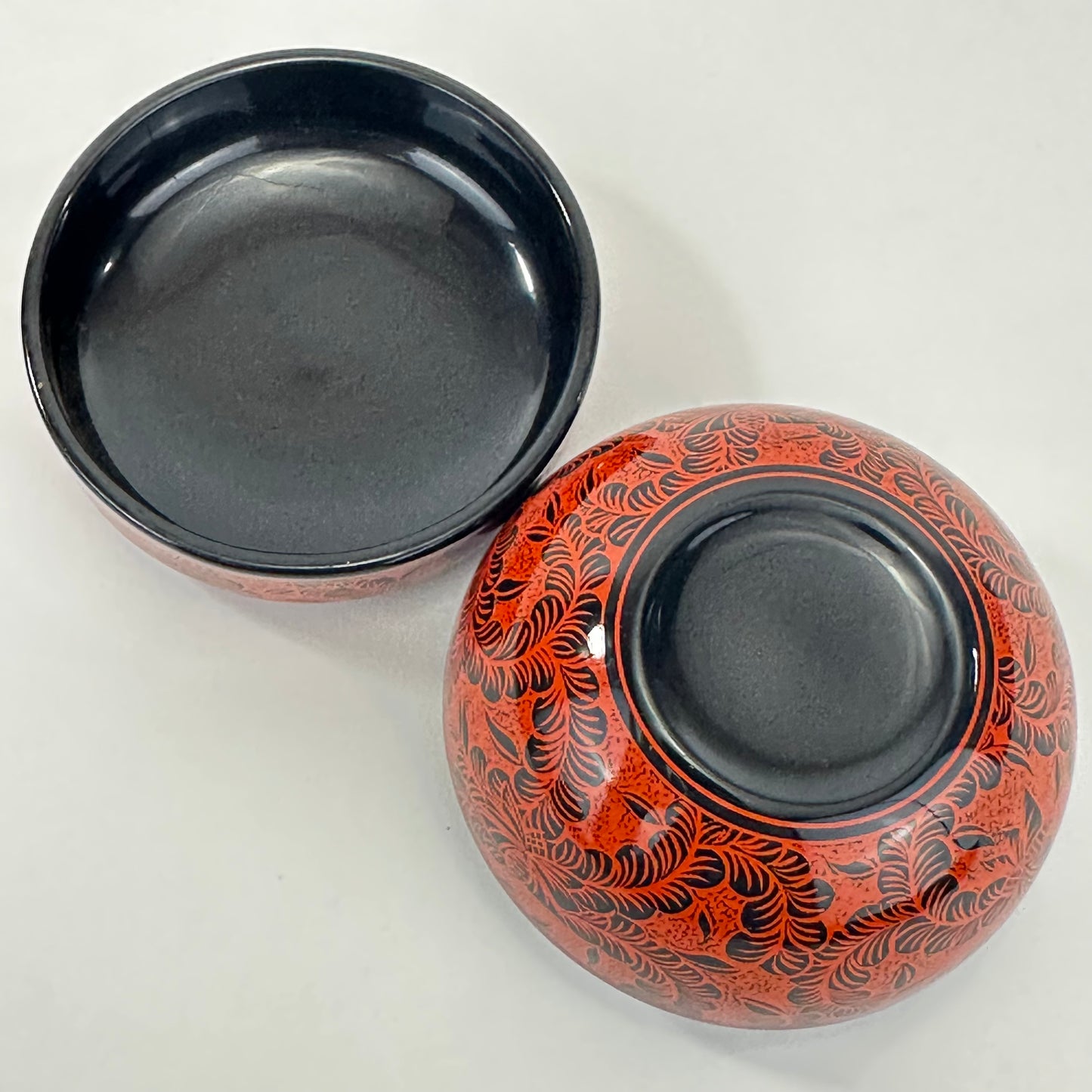 Japanese Natsume Tea Caddy Red & Black Lacquer 2.5"