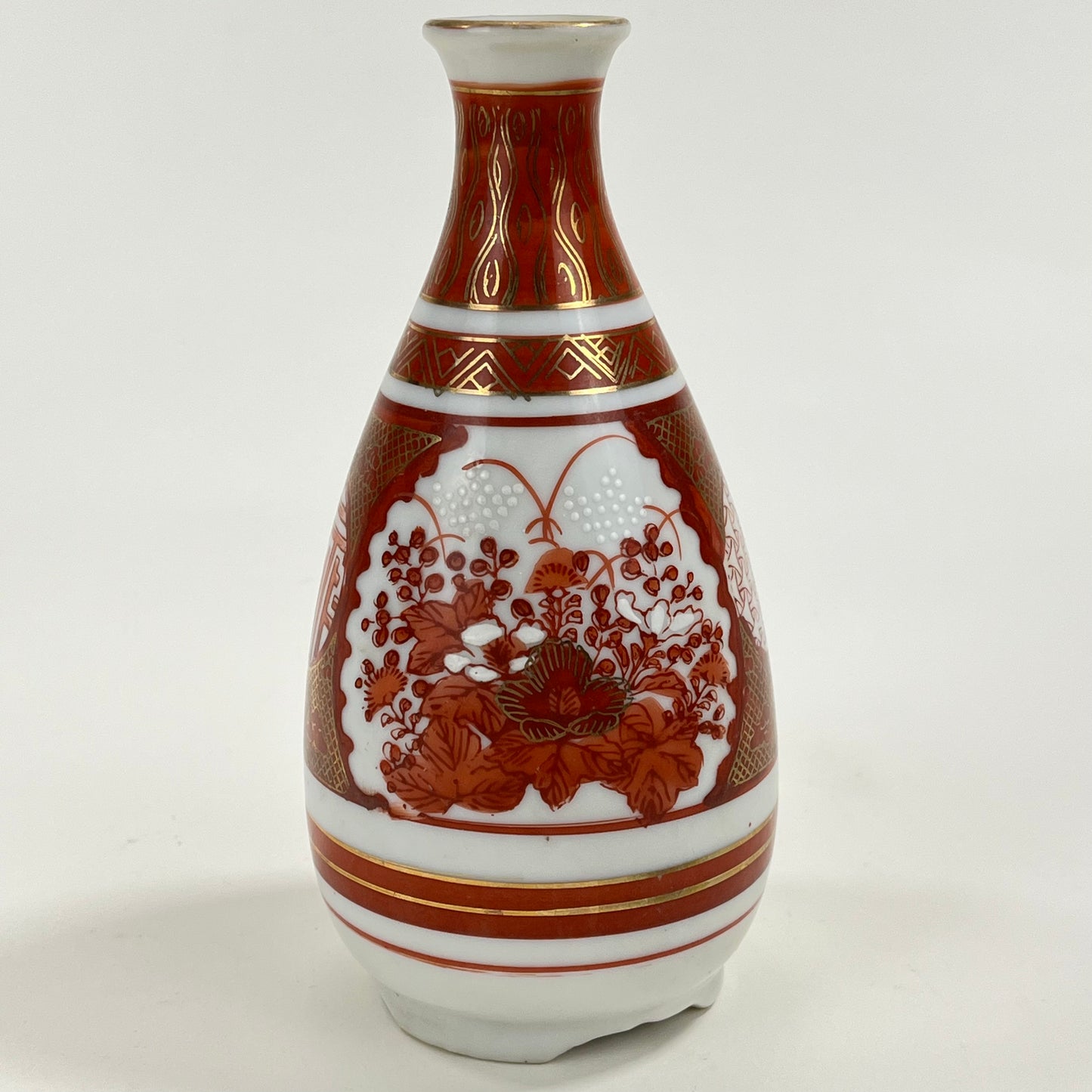 Antique Japanese c1920 Red Kutani Tokkuri Sake Bottle Philosophers Reading Scroll 6.5"