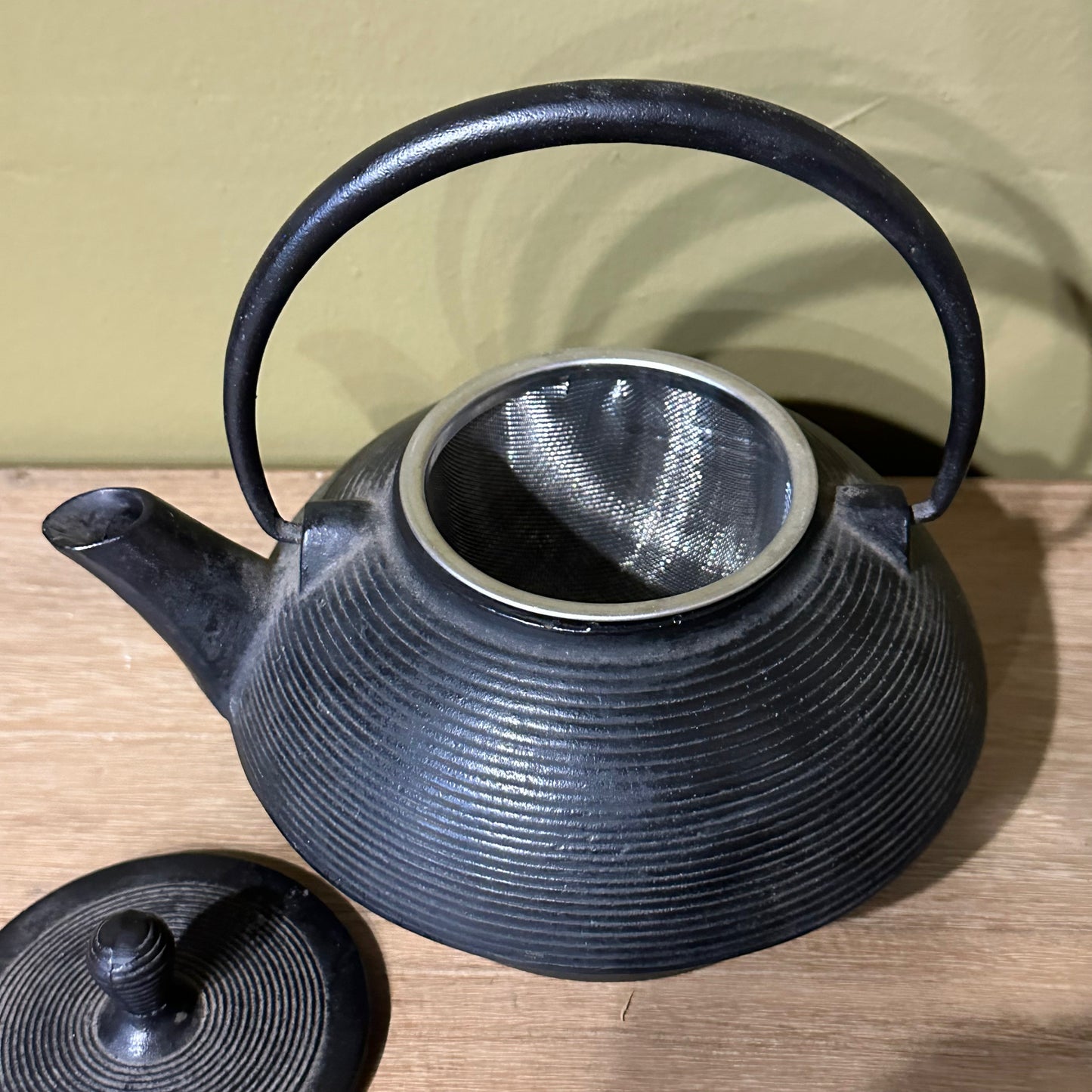 Vintage Japanese Iron Tea Kettle Biconvex Shaped Enameled Tetsubin 5"