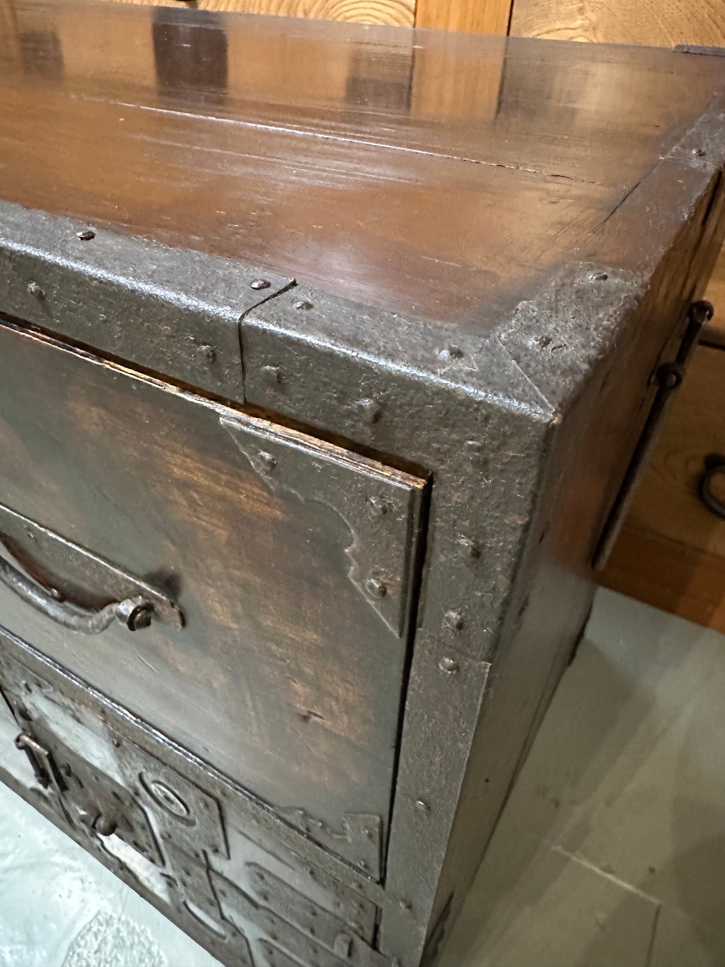 Antique Japanese Edo Era c1850's Clothing Tansu Chest Kiri Wood 34.5"