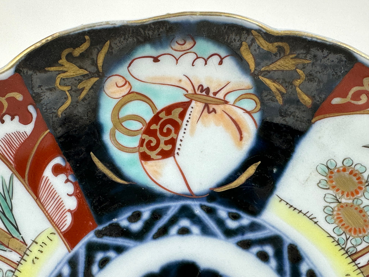 Antique Japanese Edo Era 19th Century Imari Ceramic Plate 9.5"