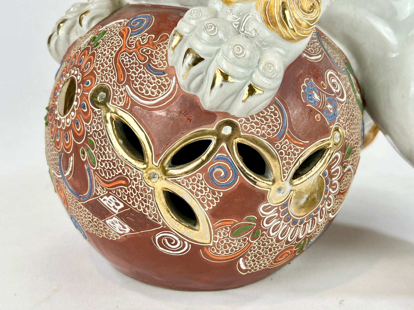 Vintage Japanese Kutani Ceramic ShiShi Temple Lion Foo Dog Statue 13”