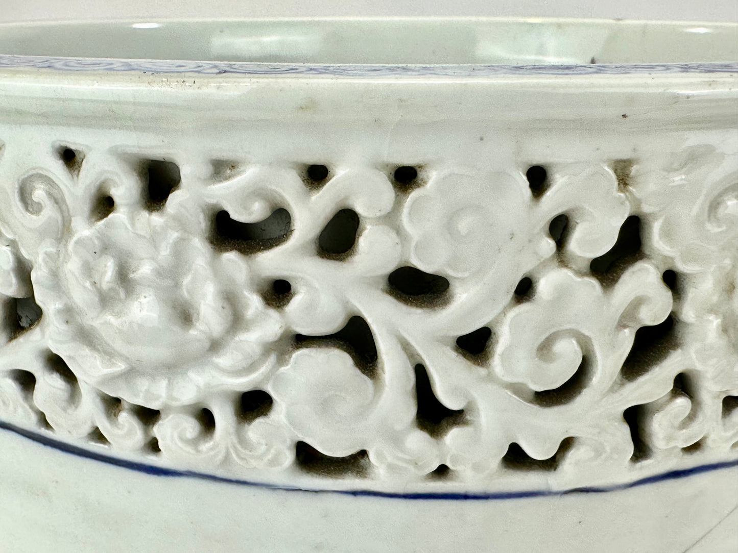 Antique Japanese Meiji Era Ceramic Blue & White Hibachi Brazier Teachers of Art 9”