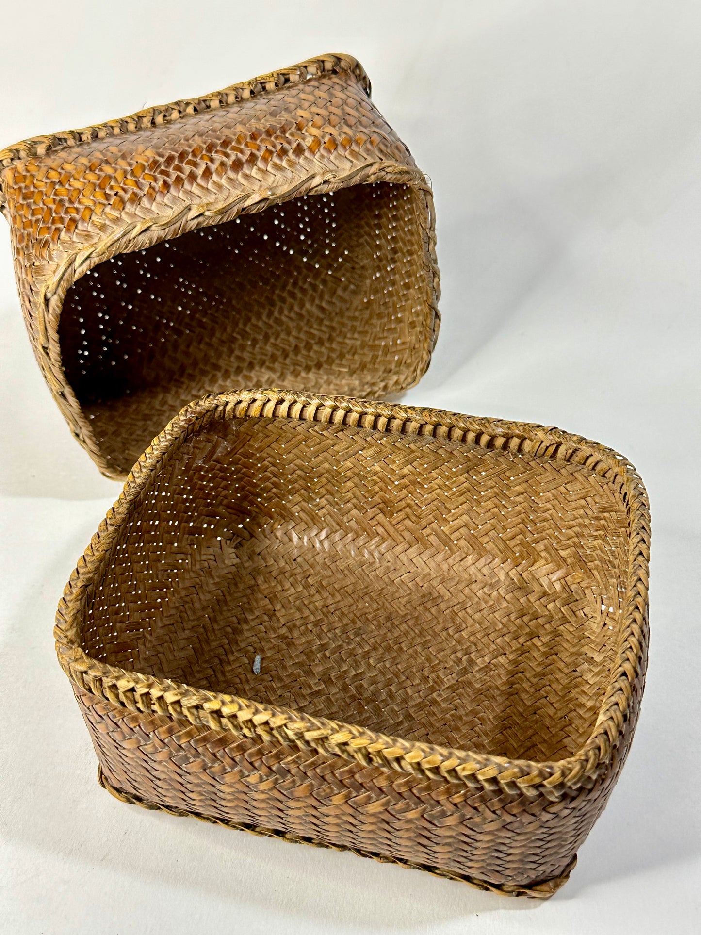 Vintage Chinese Hand Woven Bamboo Lidded Box 6"x5"