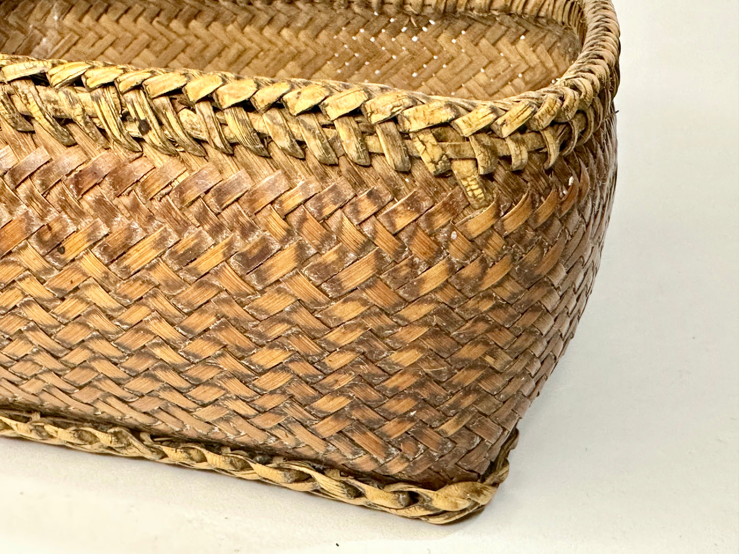 Vintage Chinese Hand Woven Bamboo Lidded Box 6"x5"