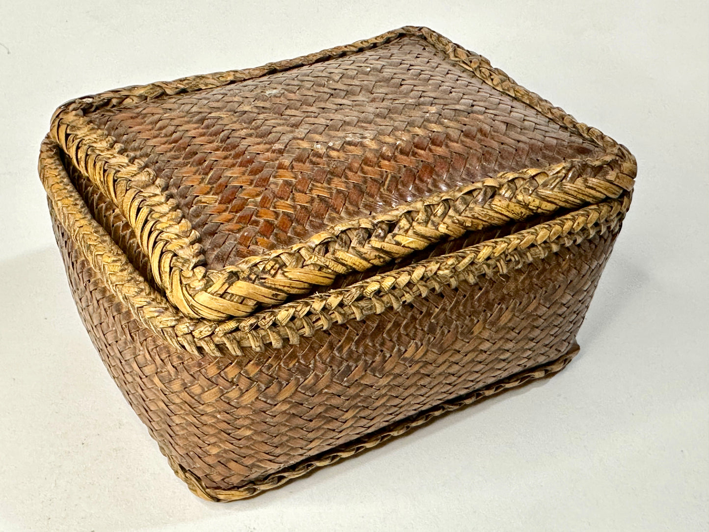 Vintage Chinese Hand Woven Bamboo Lidded Box 6"x5"