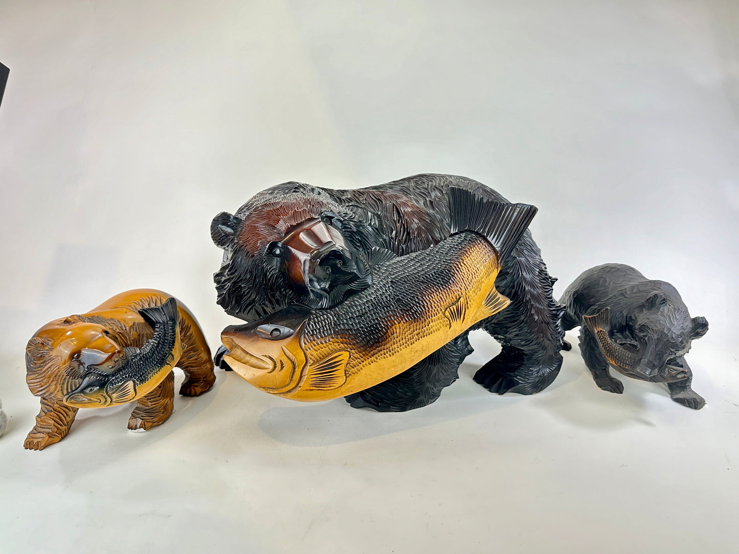 Japanese Ainu Large Hand Carved Bear Signed w/ Salmon Cedar Kuma 19" 森