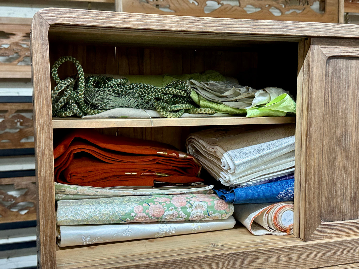 Antique Japanese Clothing Tansu Taisho Era c1920's Ishodansu Kiri Paulownia Chest 36"W