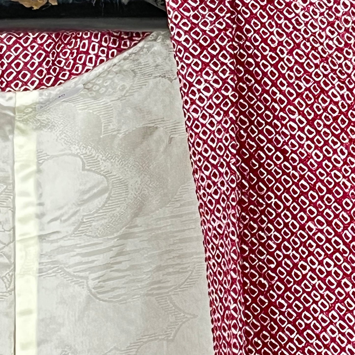 Vintage Japanese Silk Haori Coat in Shibori Tie-dye red 28"L
