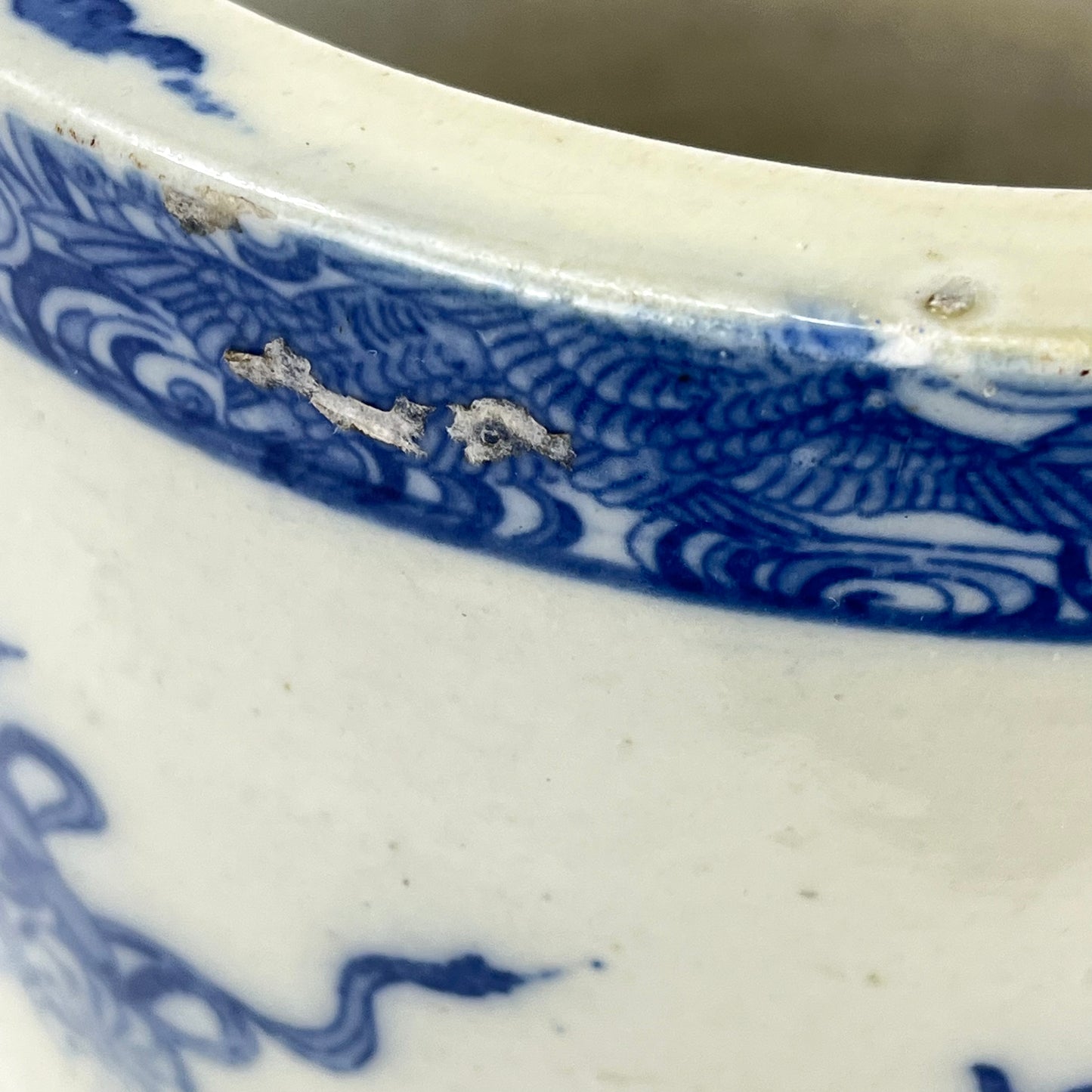 Antique Japanese Meiji Era c.1880 Ceramic Imari Hibachi Brazier w/ Cutout Handels 11”