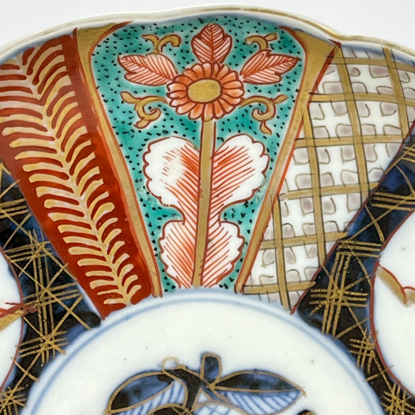 Antique Meiji Era Japanese Ceramic Aka-Imari Plate Traditional Designs