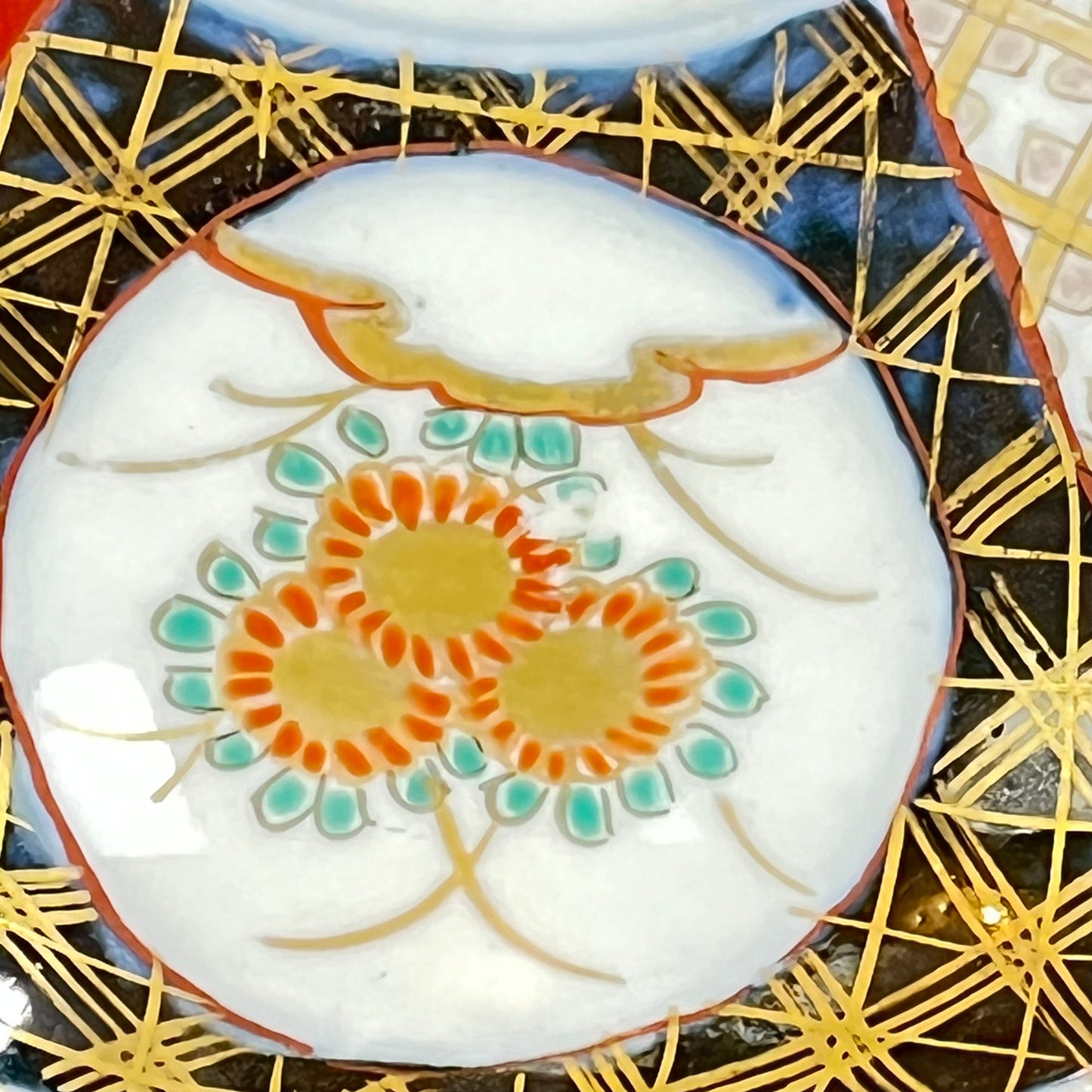 Antique Meiji Era Japanese Ceramic Aka-Imari Plate Traditional Designs