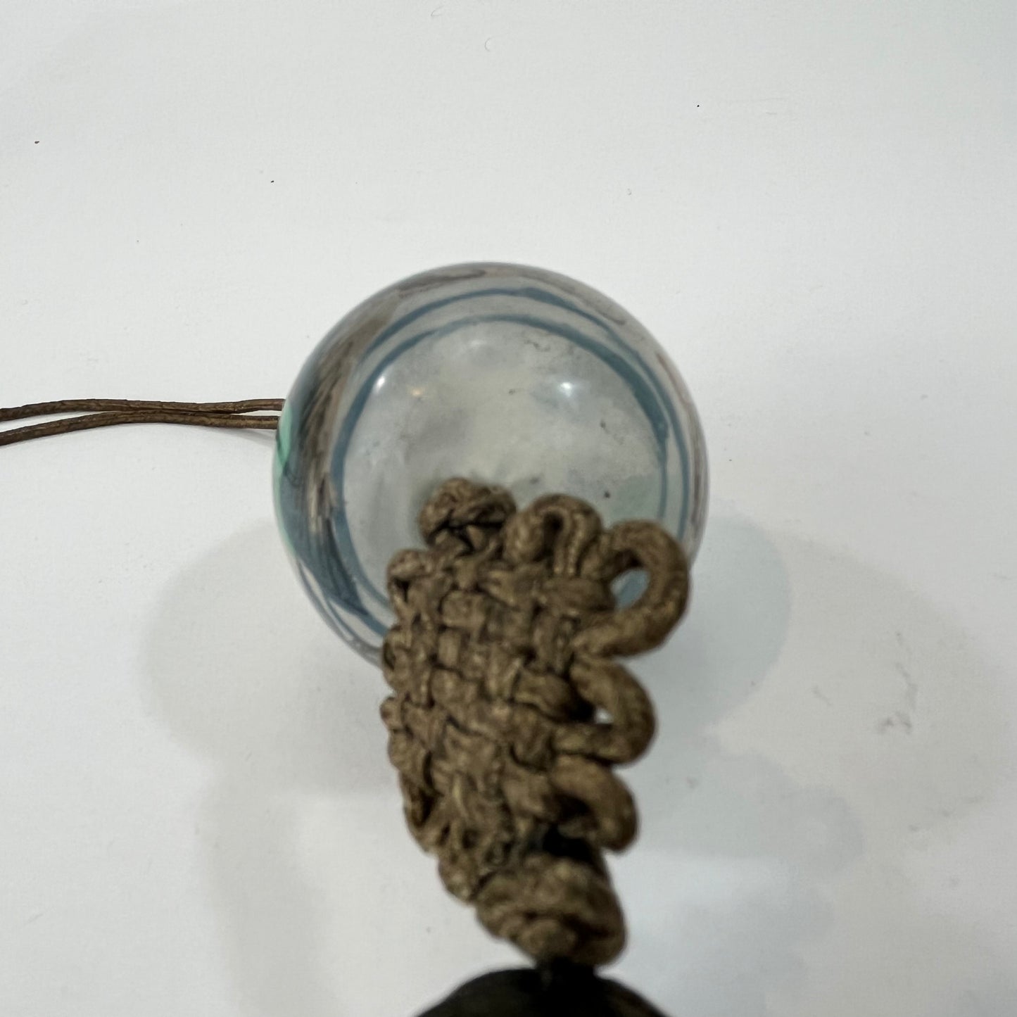 Vintage (c. 1950) Chinese Reverse-Painted Hanging Glass Ornamental Sphear 1.5"