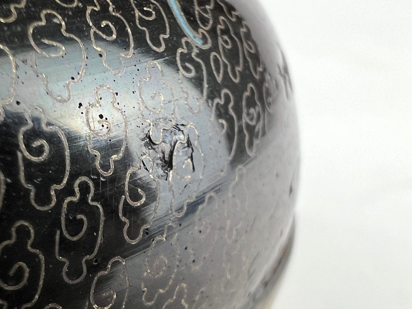 Antique Japanese Meiji Era (late 1800's) Cloisonné Yellow Dragon Jar / Box 3.5”