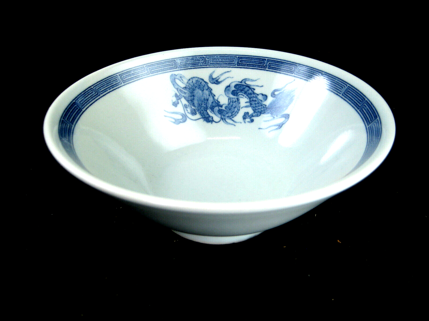Japanese Imari Print Double Dragon Ceramic Bowl Classical Chinese 7.5"