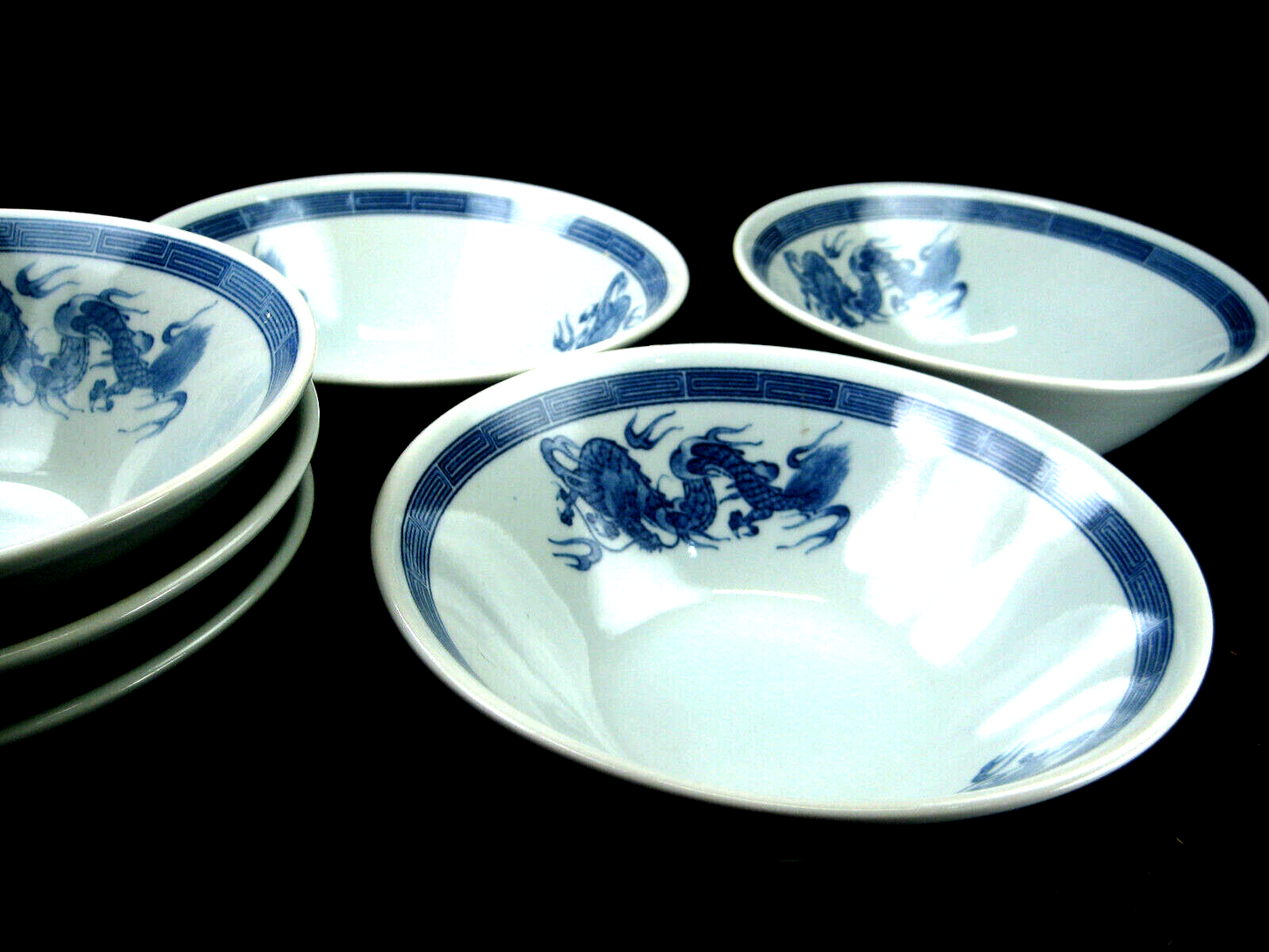 Japanese Imari Print Double Dragon Ceramic Bowl Classical Chinese 7.5"