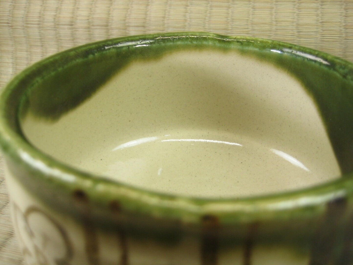 Vintage Japanese Oribe Ware Tea Ceremony Chawan Tea Bowl Green Plum Blossoms 5"