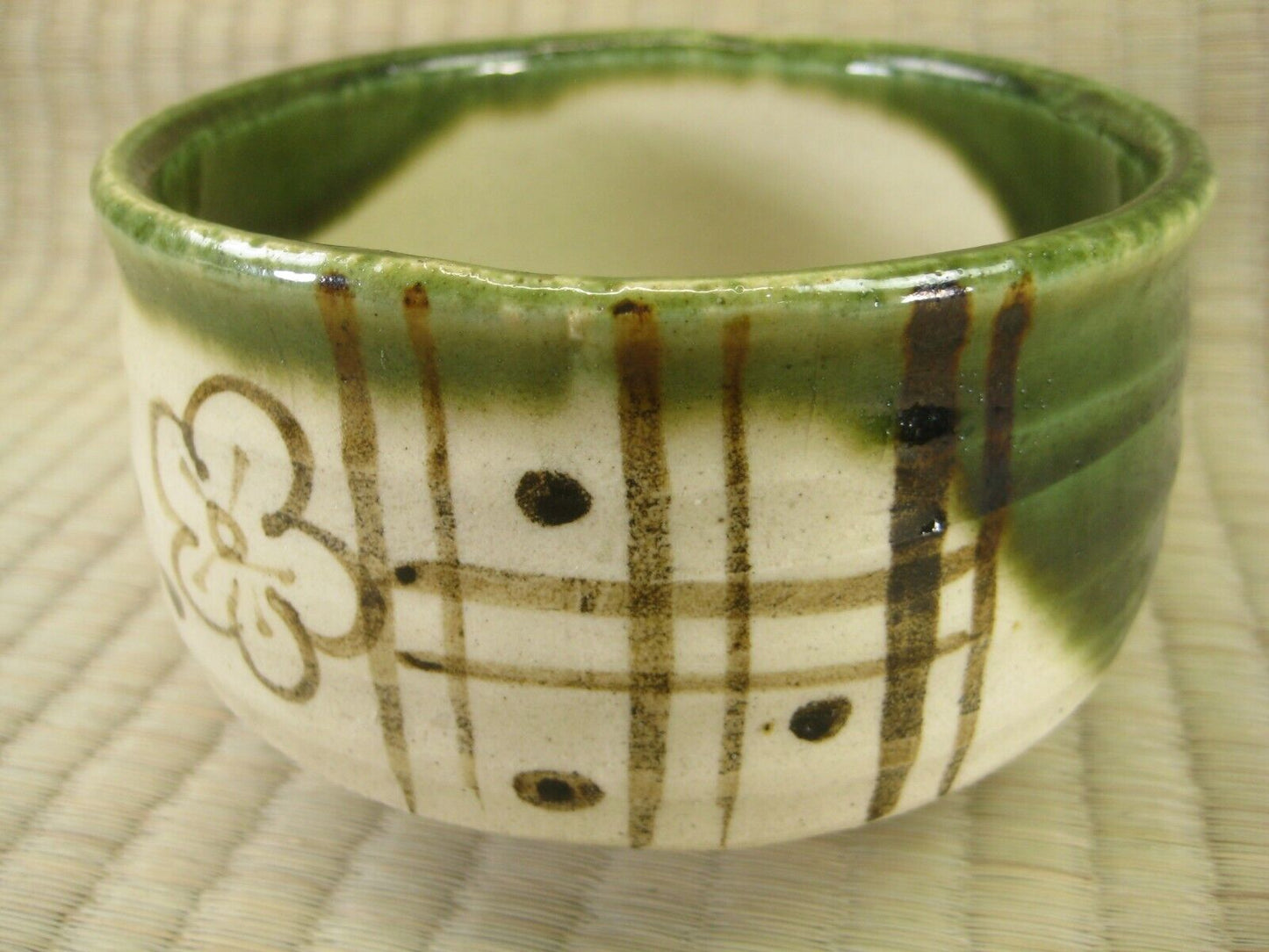 Vintage Japanese Oribe Ware Tea Ceremony Chawan Tea Bowl Green Plum Blossoms 5"