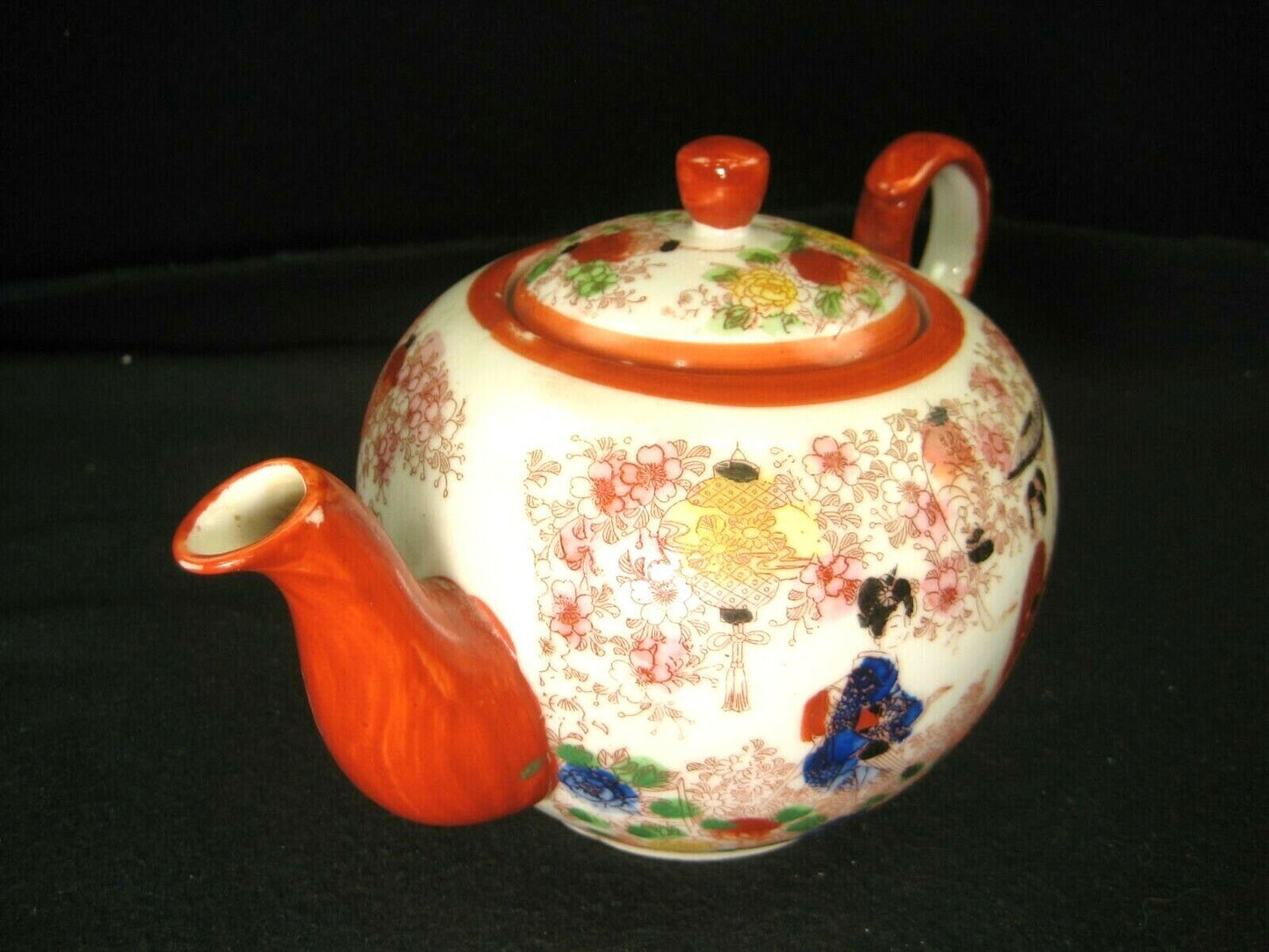 Antique Japanese (C 1920) Printed & Hand Painted Imari Ceramic Tea Pot & 4Cups