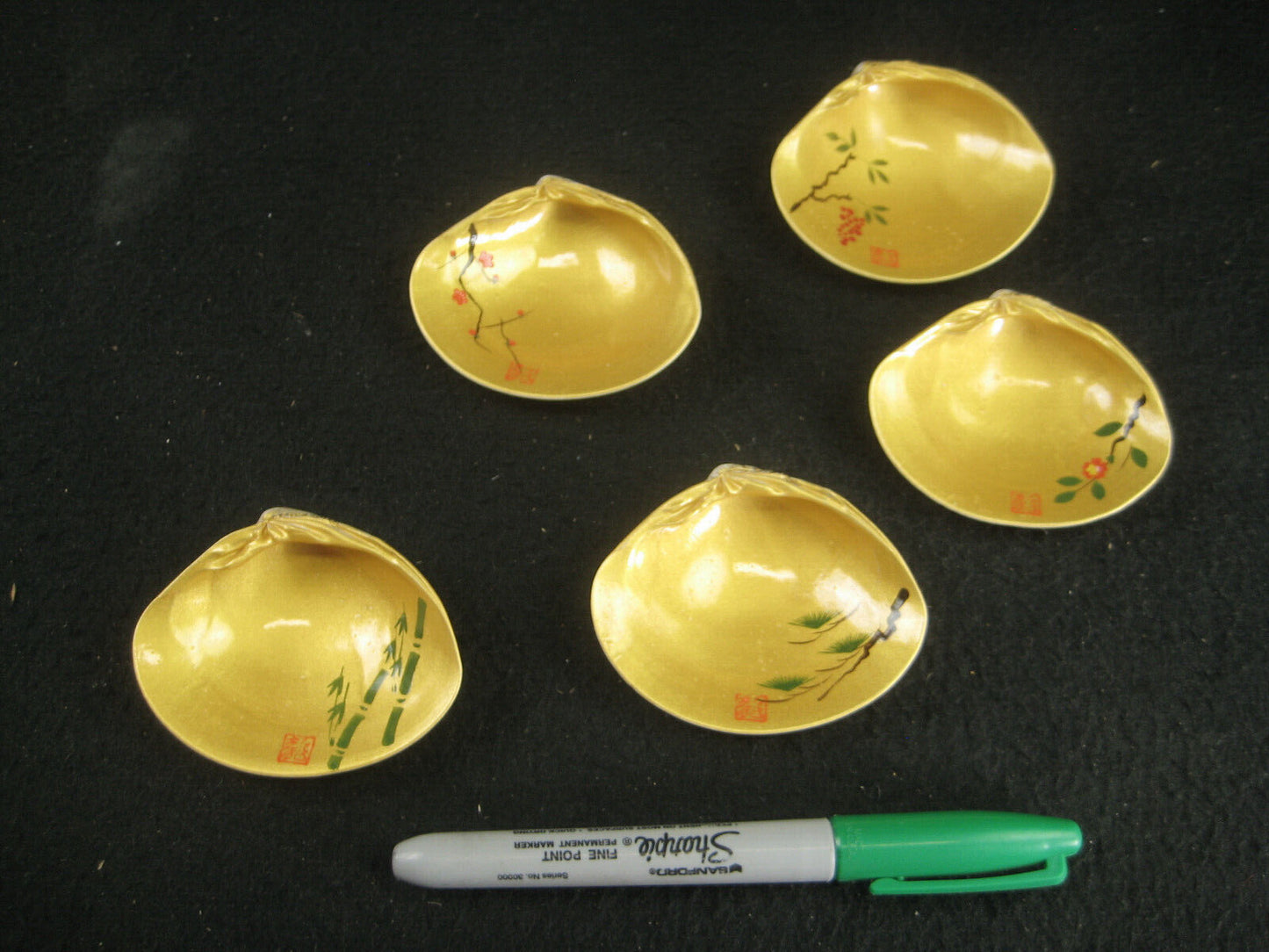 Japanese Kai-Awase Shell Game Set 5 Painted w/ Shochikubai Gold Clamshell