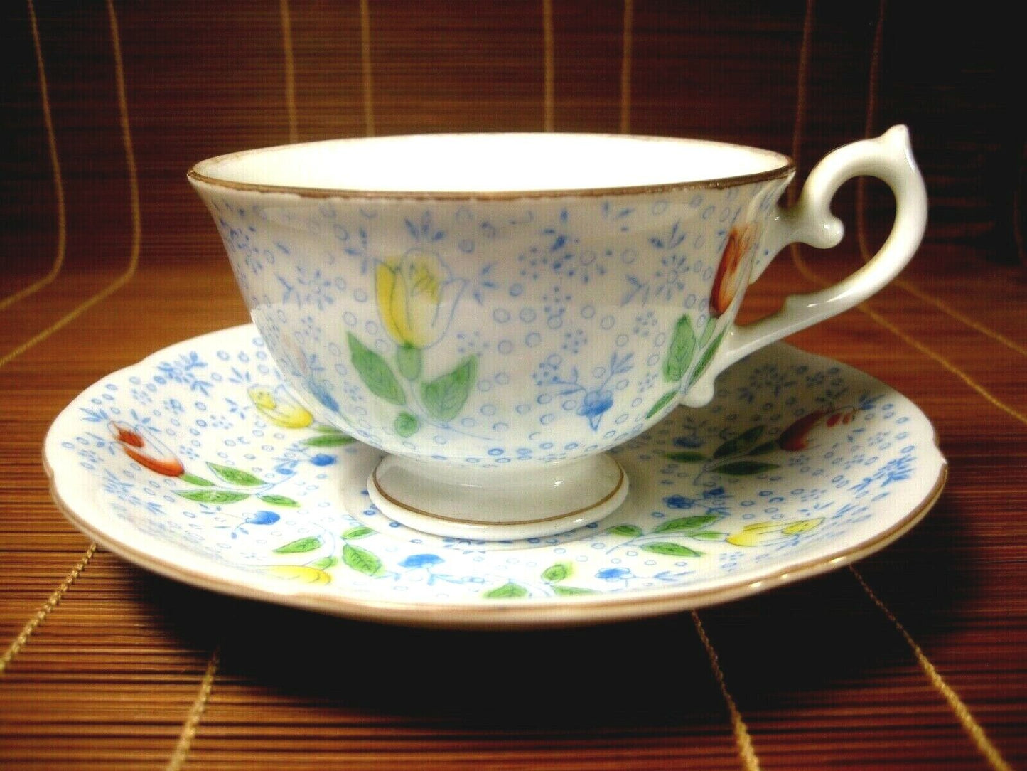 Antique Japanese C1920 Hand Painted Tea Cup & Saucer Set Floral Motif