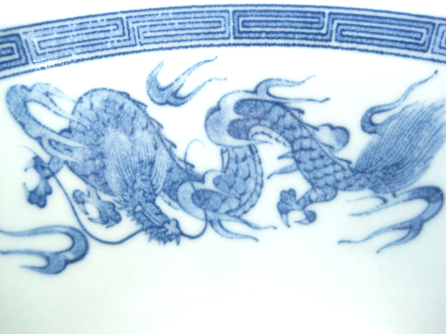 Japanese Imari Print Double Dragon Ceramic Bowl Classical Chinese 7.5"