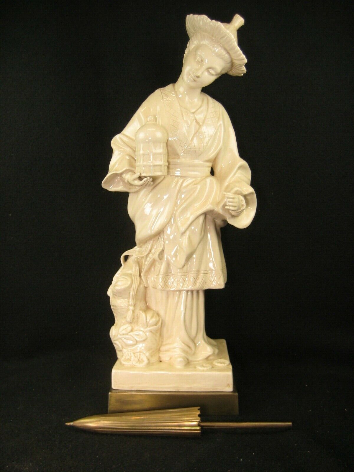Vintage Chinese Statue (C.1960'S) Blanc De Chine Porcelain Woman W/ Umbrella