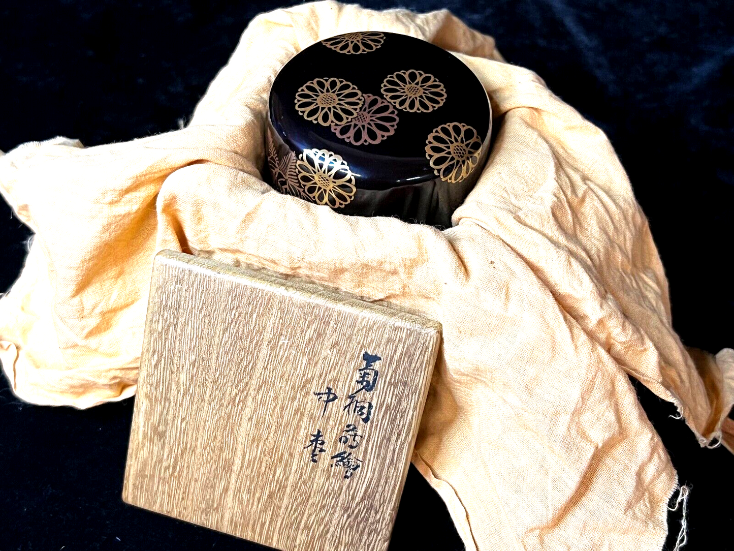 Vintage Japanese Natsume Tea Caddy Tea Ceremony Lacquered Kiku & Kiri