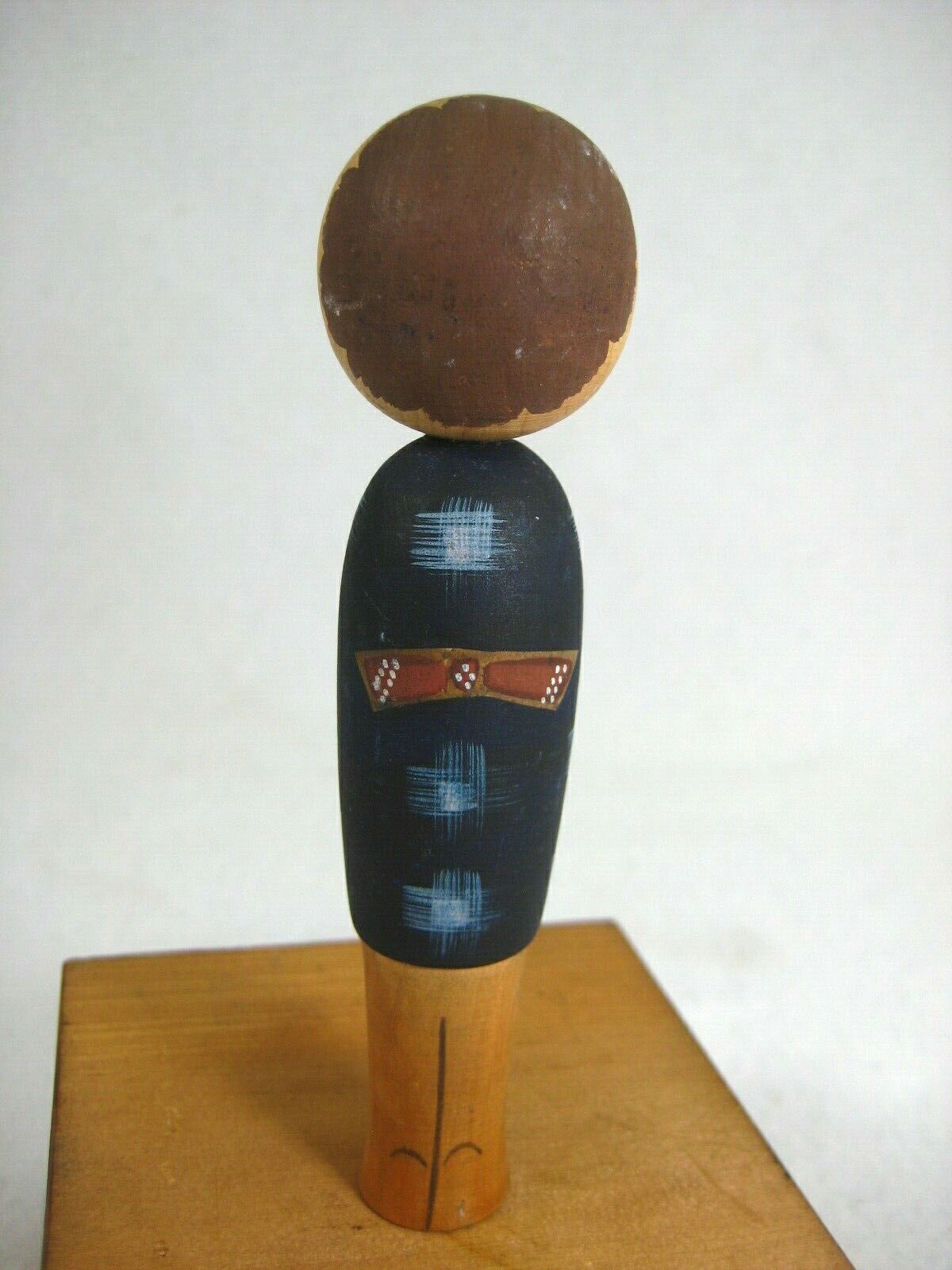 Vintage Japanese Showa Era (C.1940) Wooden Kokeshi Doll Blue Ikat Kimono 4 1/2"