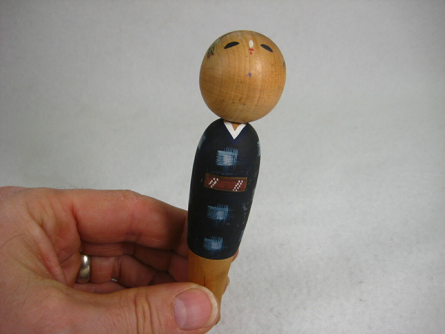 Vintage Japanese Showa Era (C.1940) Wooden Kokeshi Doll Blue Ikat Kimono 4 1/2"