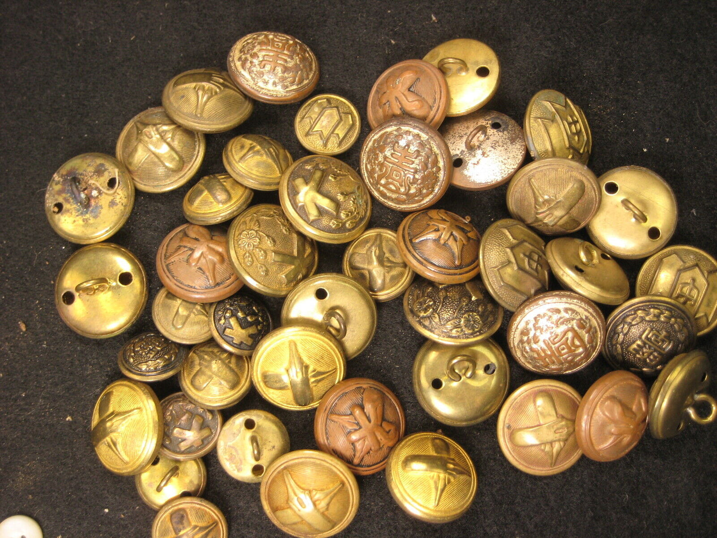 Antique Lot Of Over 400 Japanese Buttons Military Brass Bakelite Shell Wood