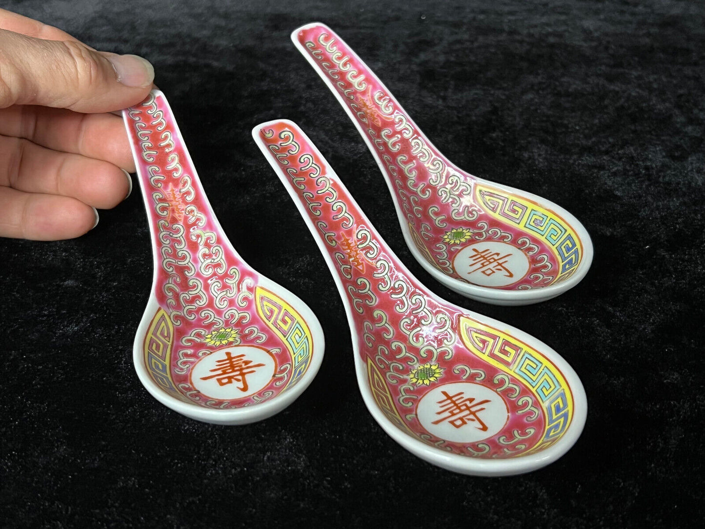 Vintage Chinese Ceramic Spoons in the Wanshou Wujiang Design 萬壽無疆