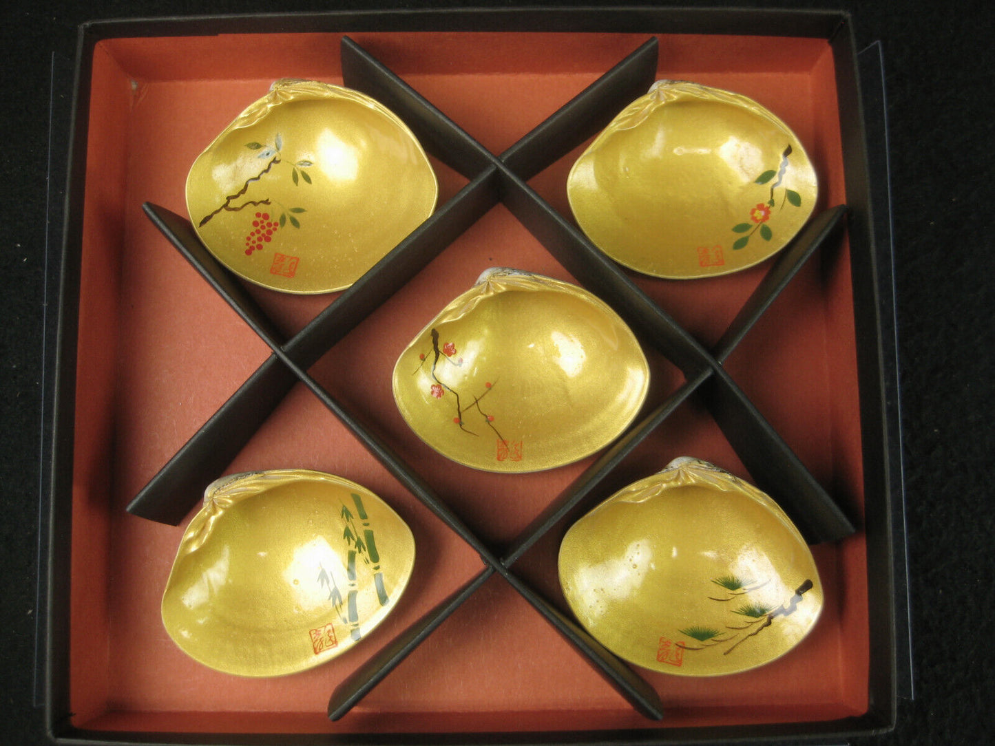 Japanese Kai-Awase Shell Game Set 5 Painted w/ Shochikubai Gold Clamshell