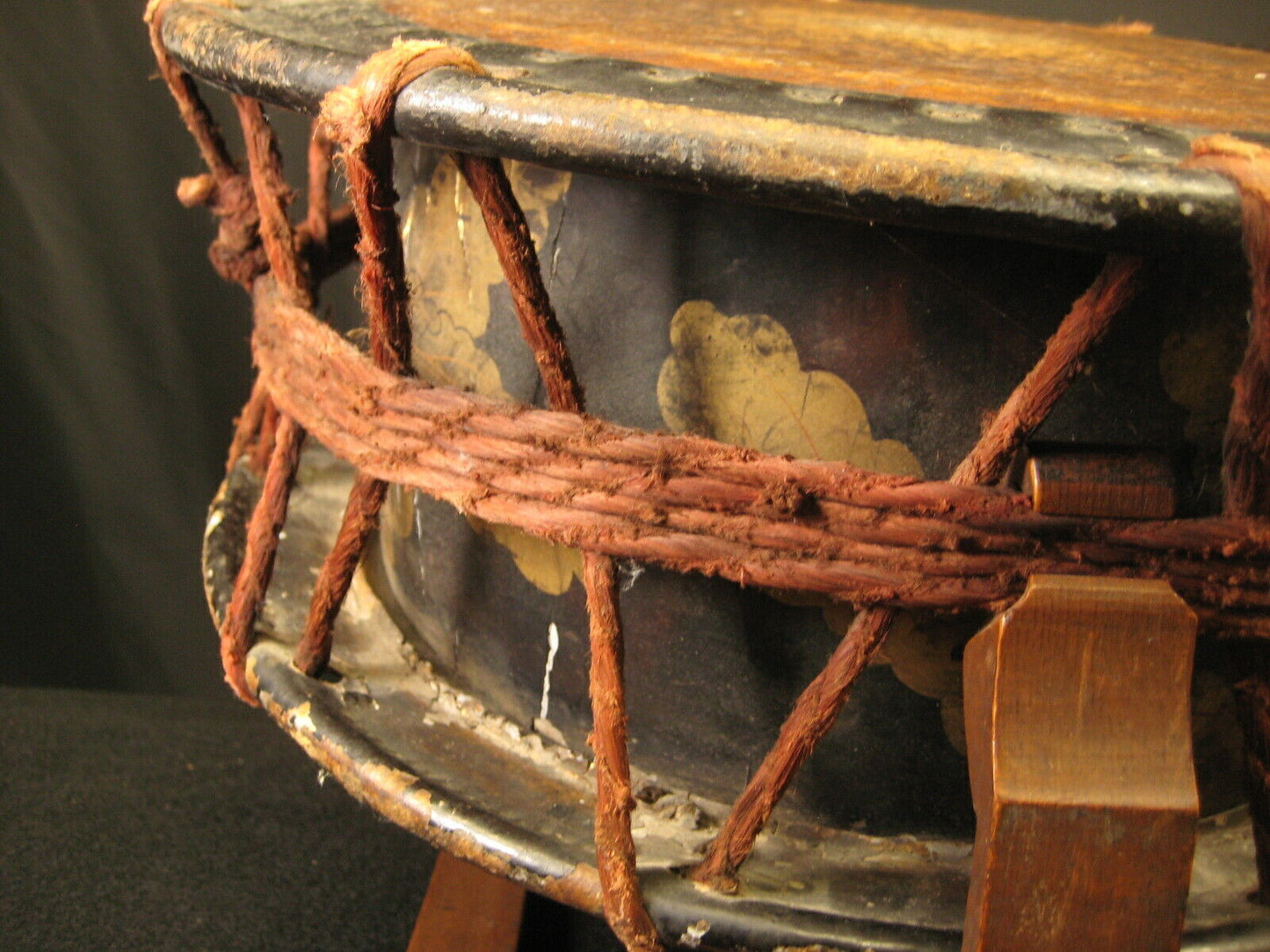 Antique Japanese Mid-Edo (1700'S) Drum Noh-Daiko Shimedaiko with Stand