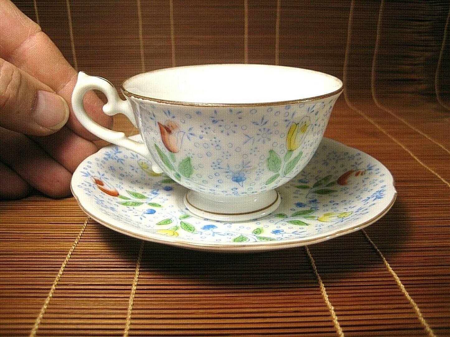 Antique Japanese C1920 Hand Painted Tea Cup & Saucer Set Floral Motif