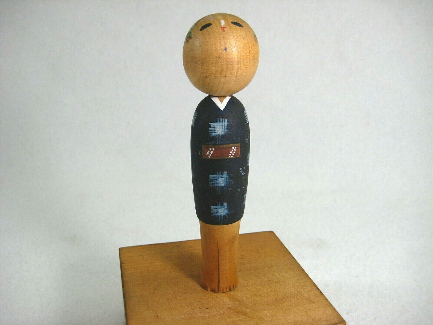 Vintage Japanese Showa Era (C.1940) Wooden Kokeshi Doll Blue Ikat Kimono 4 1/2"