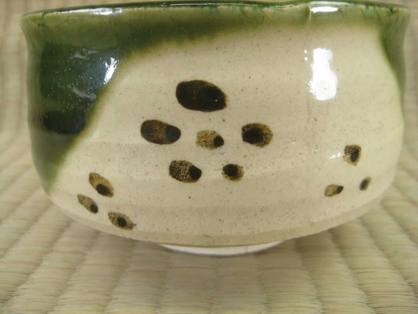 Vintage Japanese Oribe Ware Tea Ceremony Chawan Tea Bowl Green Plum Blossoms 5"