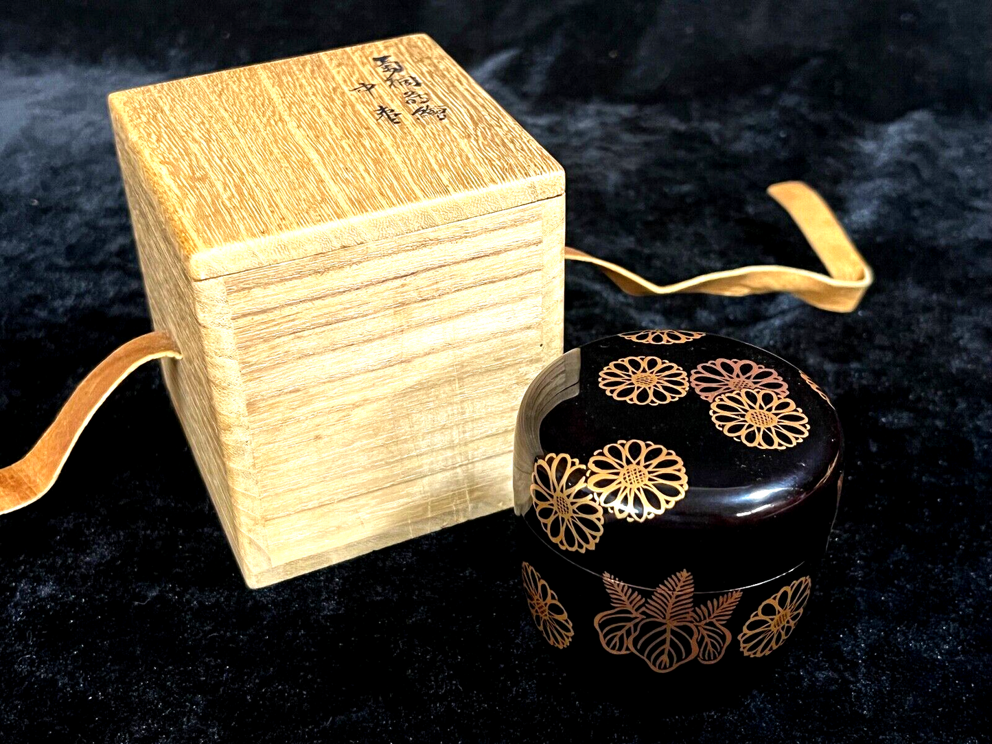 Vintage Japanese Natsume Tea Caddy Tea Ceremony Lacquered Kiku & Kiri