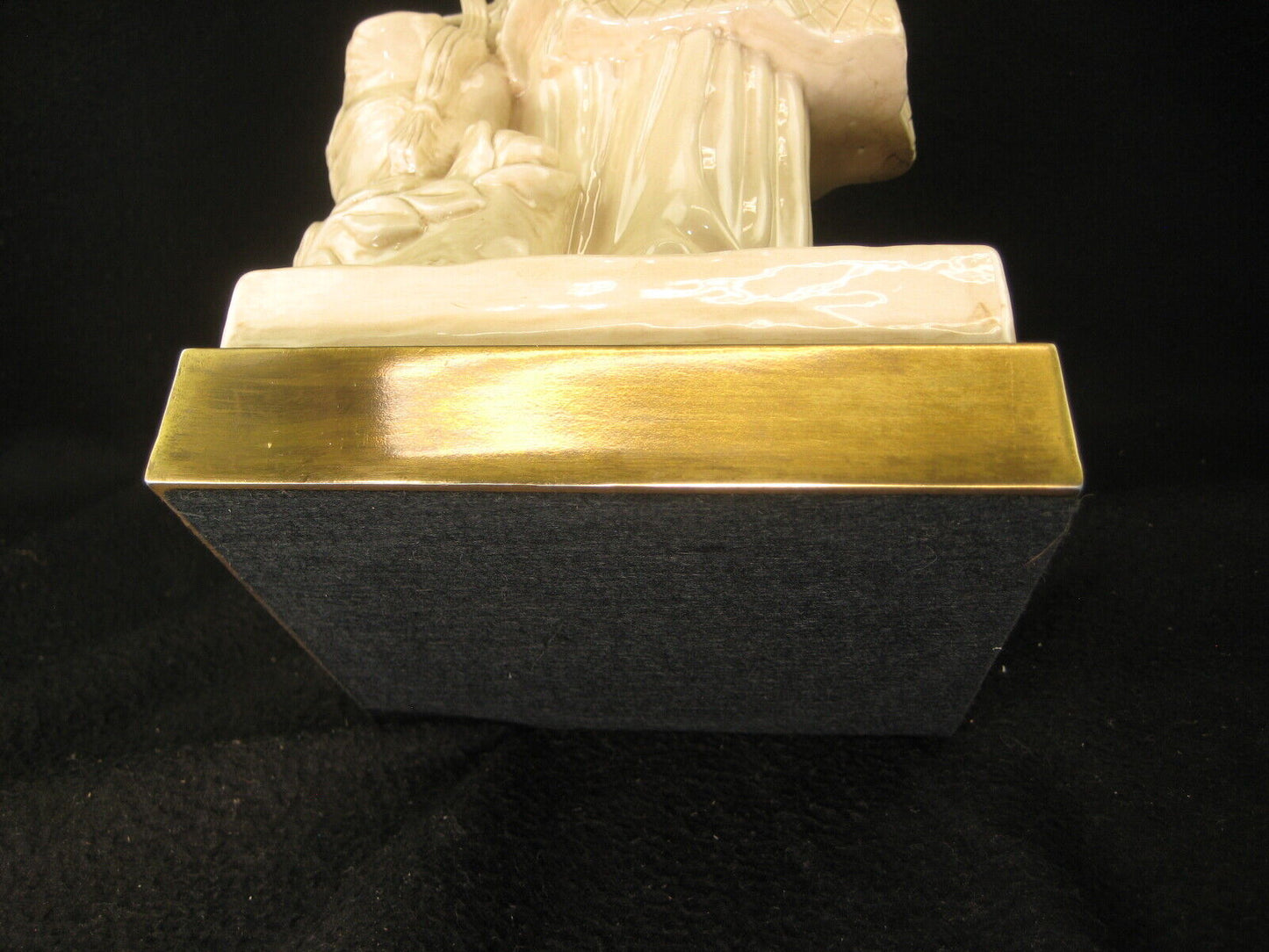Vintage Chinese Statue (C.1960'S) Blanc De Chine Porcelain Woman W/ Umbrella